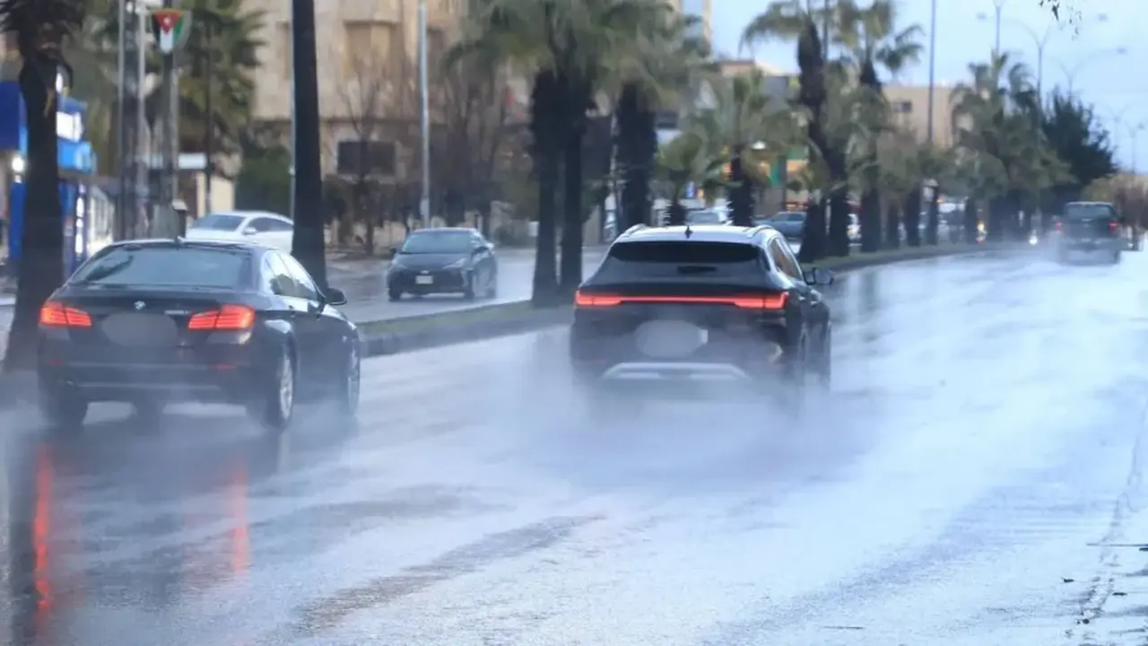 أجواء باردة وفرص لهطول أمطار متفرقة في شمال ووسط الأردن يوم السبت